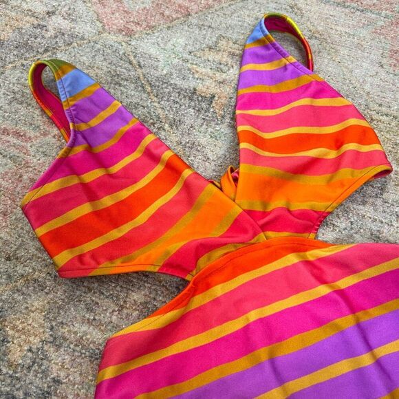 NWT Farm Rio V-Neck Cutout Shiny Stripe Rainbow One-Piece Swimsuit Small Pink - Picture 6 of 9